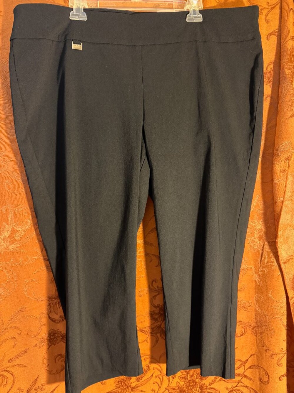 NWT Alfani (Macy's) Black Tummy Control Capris Sz 22W
